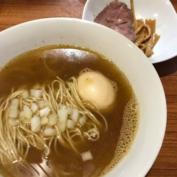 「赤城鳥と煮干の塩　750円」@麺＆cafe Coi.Coi.の写真