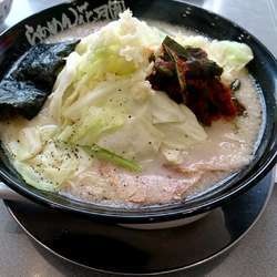 げんこつラーメン塩680円大盛150円クーポンキャベツ無料