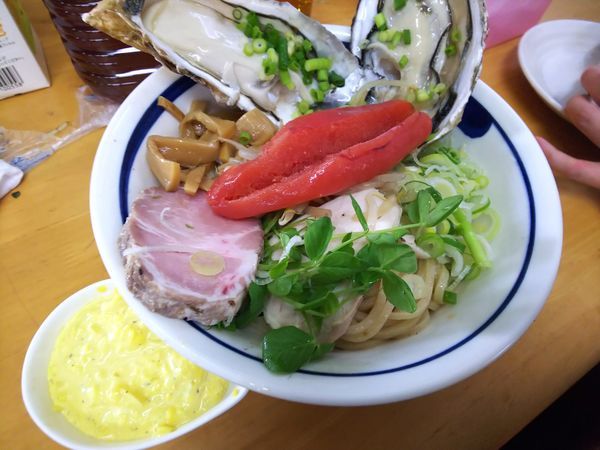 「活カキ和え蕎麦タルタルB活カキ2コ＋1本タラコ　2000円」@MENYA 食い味の道有楽の写真