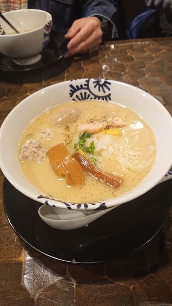 「特級純鶏そば」@特級鶏蕎麦 龍介の写真