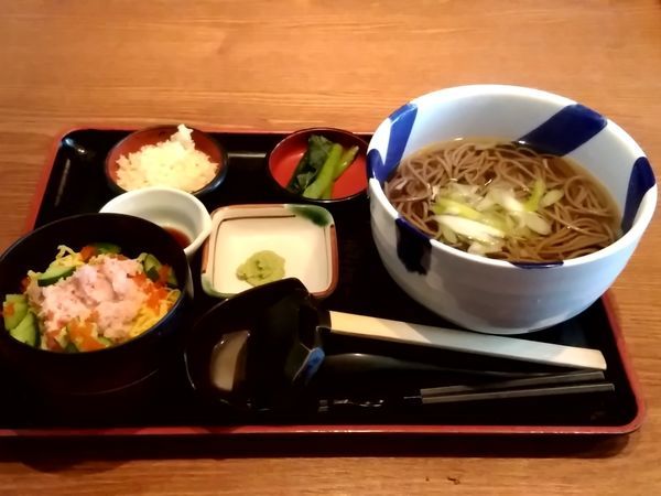「紅ズワイ蟹ちらしご飯定食(温そば)940円」@信州そば処 そじ坊 高崎モントレー店の写真