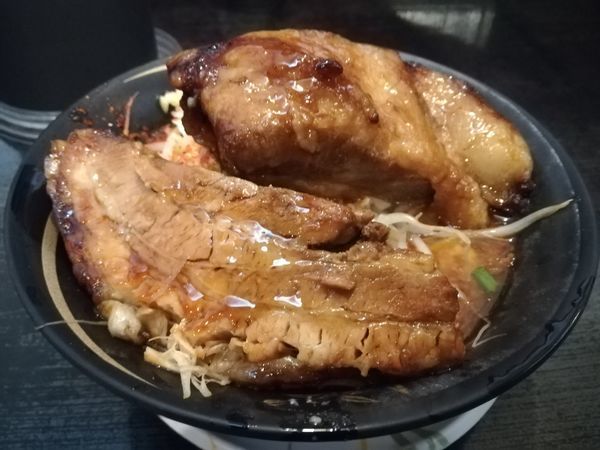 「小海老塩台湾らーめん（200g）＋極厚肉」@らーめん 絆の写真