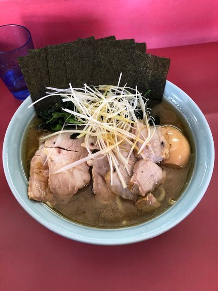 「チャーシュー麺大盛り 固め多め ライス 全部のせ」@沼津家の写真