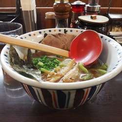 七志らーめん（ハーフ）