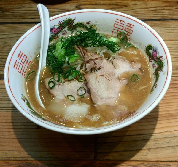 「下松牛骨ラーメン」@ナベラボ 池袋〝牛骨ラーメン〟の写真