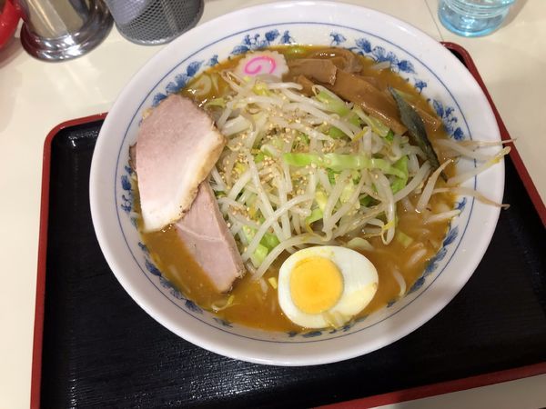 「中華そば（小）660円＋野菜＋味噌に変更」@所沢大勝軒の写真