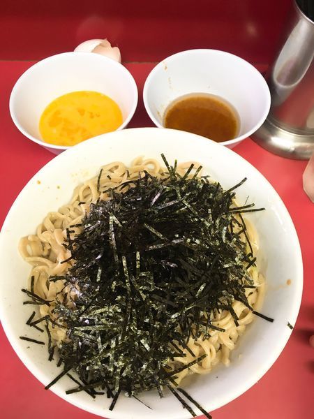 「油そば 刻みのりエビ油生卵」@ラーメン二郎 桜台駅前店の写真