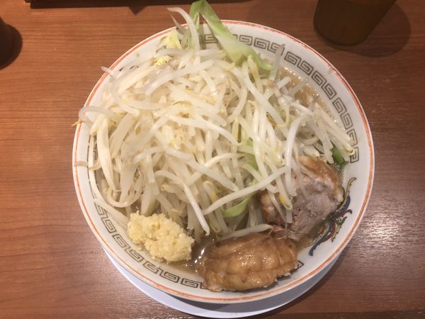 「小ラーメン (野菜・ニンニク)750円」@豚山 町田店の写真
