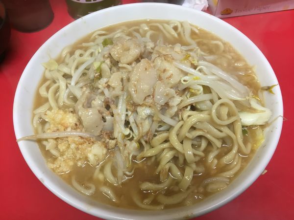 「小ラーメン¥690(野菜少なめニンニクアブラ)+生卵¥50」@ラーメン二郎 仙台店の写真