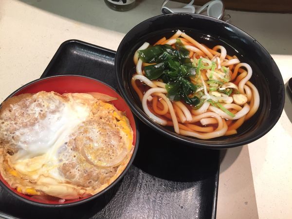「ミニヒレカツ丼セット¥560+日本酒¥200」@名代 富士そば 秋津店の写真