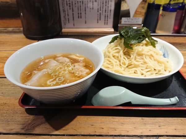 「純粋金華豚ワンタンつけざる」@松戸中華そば 富田食堂の写真