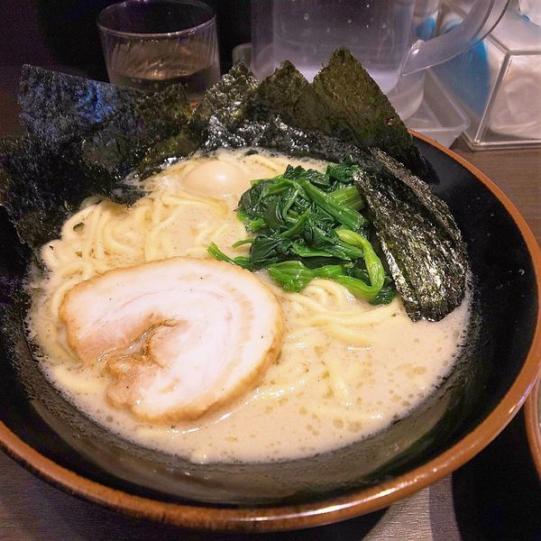「ラーメン（塩）+のり5枚マシ（クーポン）」@横浜家系ラーメン 壱角家 西葛西店の写真