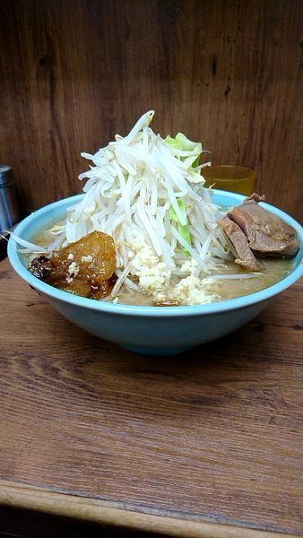 「大ラーメン800円ニンニク少し野菜脂」@ラーメン二郎 池袋東口店の写真