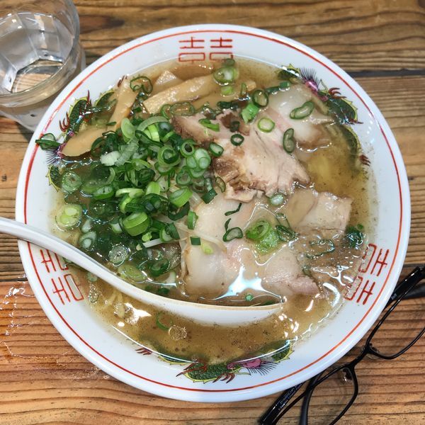 「鳥取牛骨」@ナベラボ 池袋〝牛骨ラーメン〟の写真