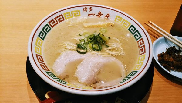 「豚骨ラーメン」@博多一幸舎 福岡空港国内ターミナル店の写真