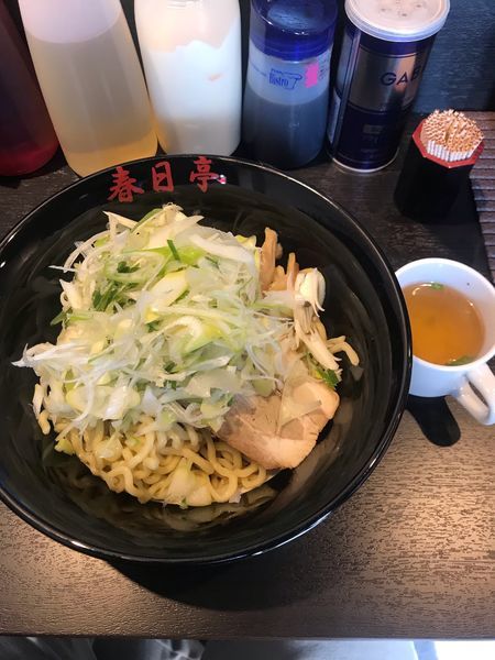 「しょう油油そば680円➕ねぎ100円」@油そば専門店 春日亭 高田馬場駅前店の写真