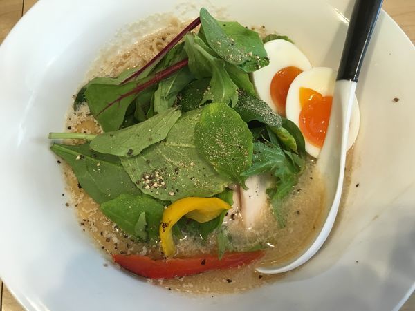 「【限定】鮭そば＋味玉」@麺屋Mの写真