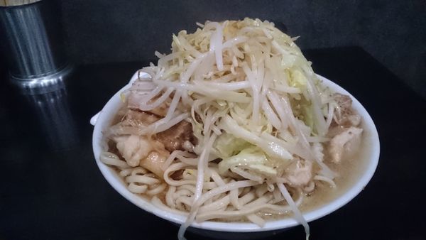 「醤油太麺・大盛り・煮豚増し(ニンニク無し)￥１２００」@麺屋のスたの写真