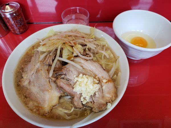 「ラーメン少なめ＋玉子」@ラーメン二郎 西台駅前店の写真