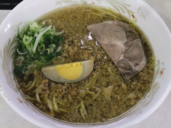 「豚背脂ラーメン（380円）」@らーめん 善の写真
