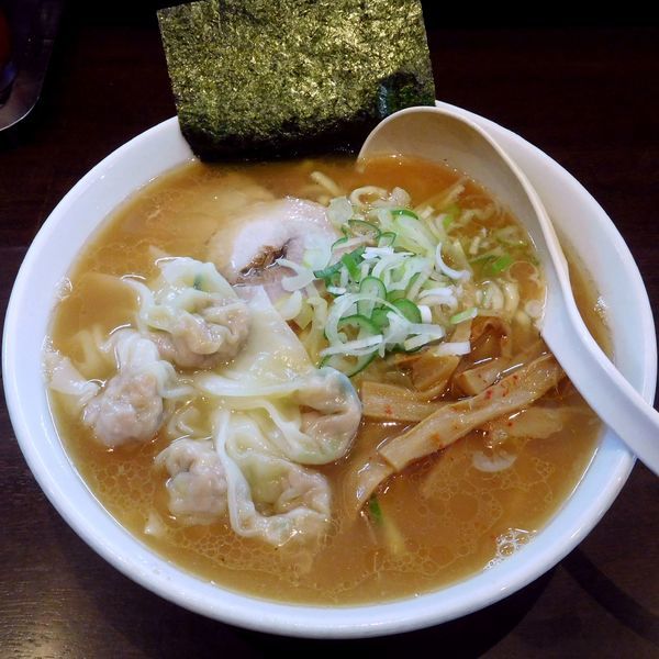 「わんたんめん（700円）」@昌平ラーメン 成子坂店の写真