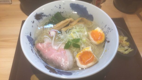 「芳香塩らーめん 味玉付き：900円」@らーめん専門 Chu-Ru-Riの写真