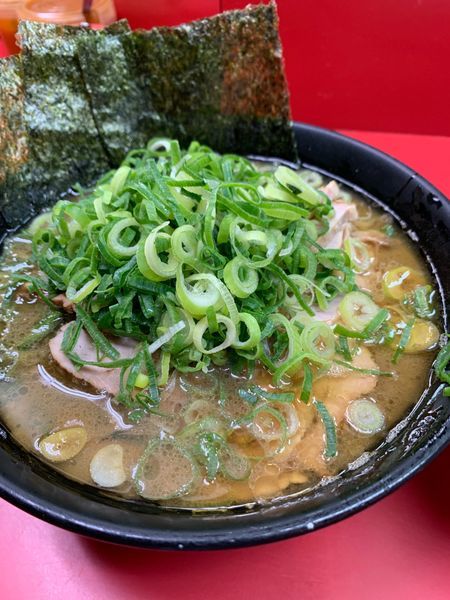 「チャーシューメン➕葉ネギ」@ラーメン杉田家の写真