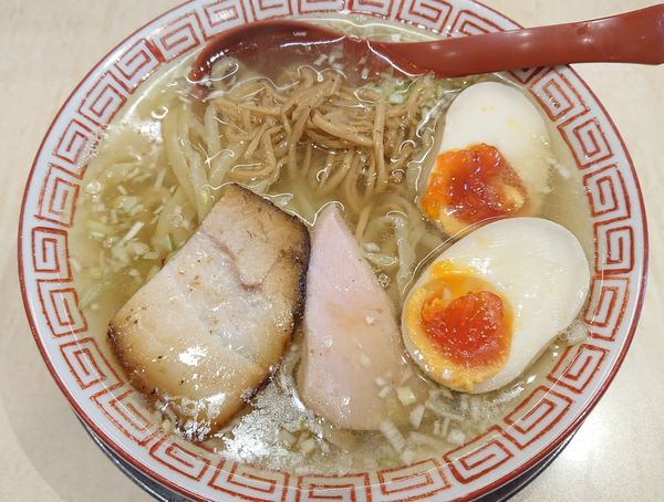 「味玉らーめん」@食堂 七彩の写真