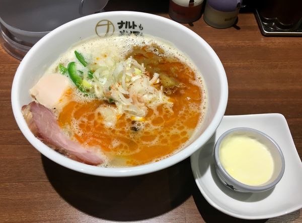 「辛ぇカレーらーめん+とろーりチーズソース」@ナルトもメンマもないけれど。の写真