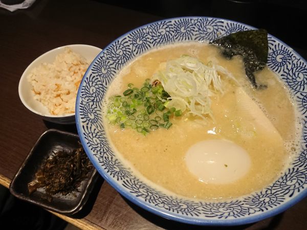 「濃厚しおそば770円＋炊き込みご飯&味玉(ｻｰﾋﾞｽ)」@麺屋 樹真の写真