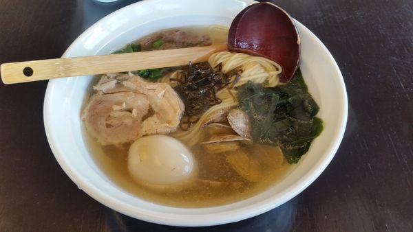 「貝塩そば+煮たまご」@鶏そばや 竜神洞の写真