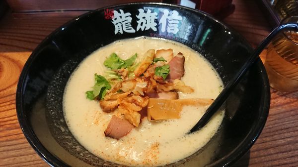 「鶏たいたん塩そば 830円」@NAMBA 龍旗信RIZE 大阪なんば店の写真