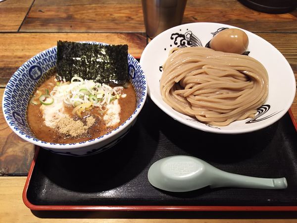 「濃厚半熟味玉つけ麺」@松戸中華そば 富田食堂の写真
