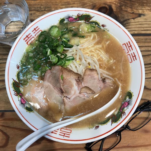 「山口下松牛骨」@ナベラボ 池袋〝牛骨ラーメン〟の写真