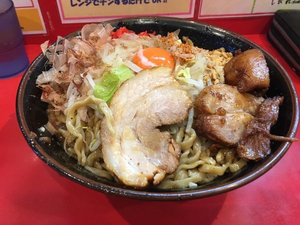 「辛まぜそば大盛り５００＋トロトロ豚」@麺屋 桐龍の写真