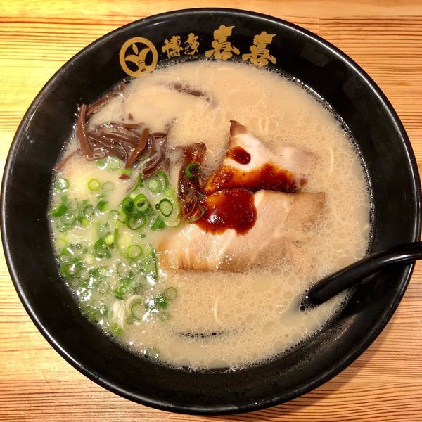 「ラーメン 黒 (600円)」@ラーメン博多喜喜 天文館本店の写真