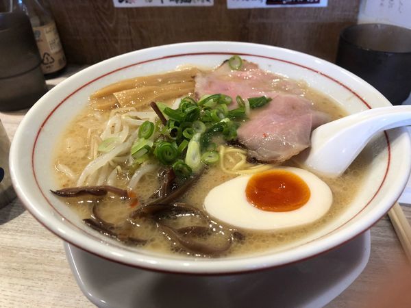 「にぼぶた細麺」@らーめん専門店 煮干しと豚の写真