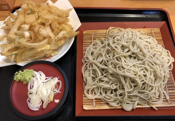 「かき揚げ天ぷらそば+大盛り(¥600+¥130)」@瀬谷そばの写真