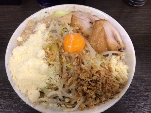 「小ラーメン+汁なし+チーズ(ヤサイ少、ニンニク、アブラ、カラメ)」@ラーメン二郎 川越店の写真