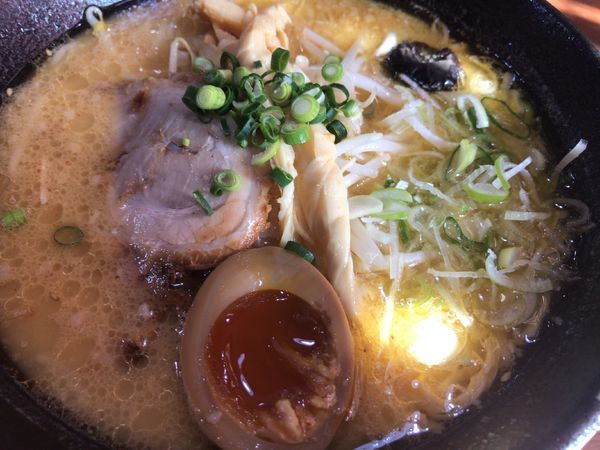 「伝心ラーメン500円（クーポン価格）（+小カレー100円）」@麺や伝心の写真