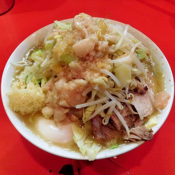 「小ラーメン（700円）温泉玉子･チーズ（各100円）麺柔かめ」@ラーメン二郎 府中店の写真