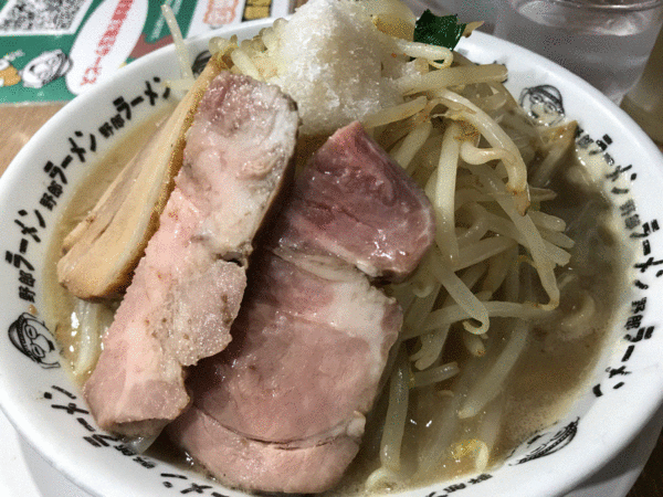 「豚骨野郎 780円 ローストビーフ 300円」@野郎ラーメン 大森店の写真