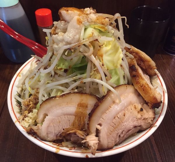 「小ブタ(ヤサイマシニンニク少なめアブラマシ)」@豚の穴の写真