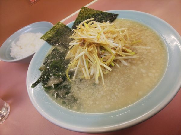 「ネギラーメン＆小ライス」@ラーメンショップ椿 新奥多摩街道店の写真