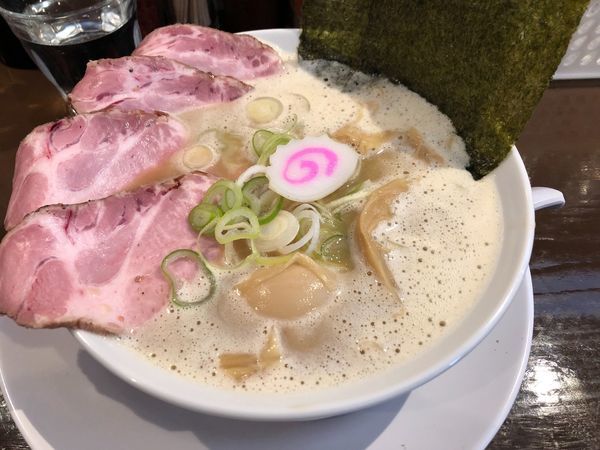 「鶏そば全部のせ¥880」@鶏そば 啜るの写真