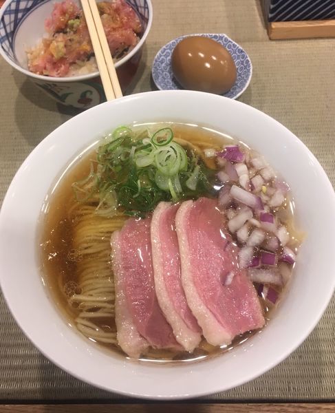 「鴨らぁめん 煮卵 トロたく丼セット」@らーめん 鴨to葱の写真