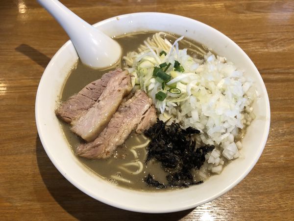 「濃厚煮干そば中」@中村屋総本山の写真