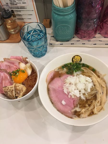 「煮干し中華そば+すき焼きご飯(冬季限定)」@濃菜麺 井の庄 荻窪店の写真