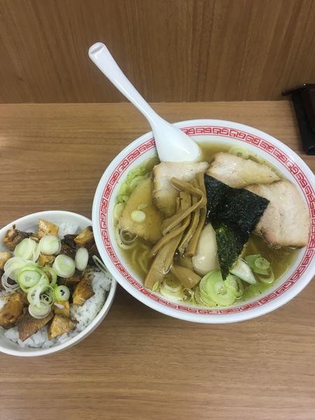 「塩ラーメン全部のせ+チャーシューご飯」@中華そば・つけめん 甲斐 高円寺店の写真