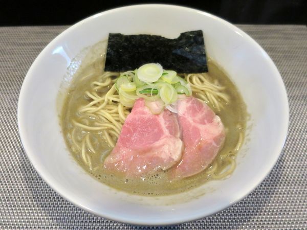 「中華そば（淡麗） ９００円」@煮干乱舞 越谷店の写真